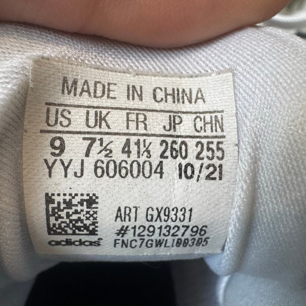 Adidas Women’s Ultraboost 5.0 DNA Cloud White Core Black Running Shoes Size 9 - Picture 5 of 10